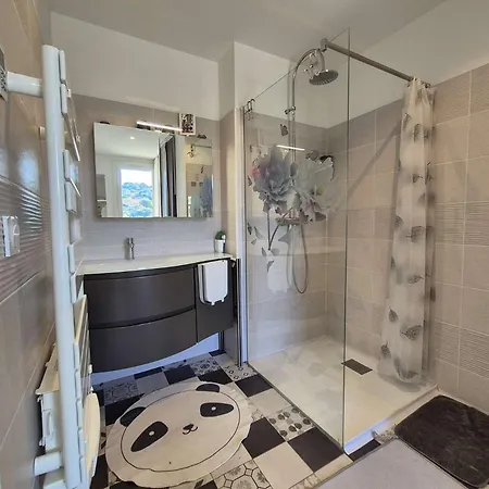 Apartman Vue Mer, Climatisation, Plages Et Commerces A Pied